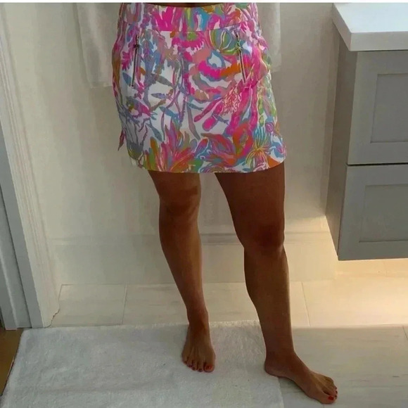 Lilly Pulitzer skort size 2 - Picture 2 of 6